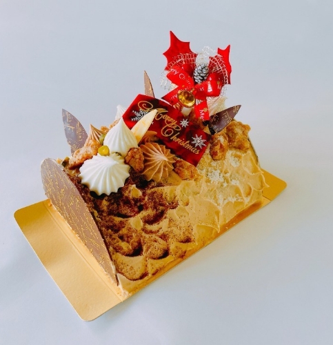 christmascake7-4 エスプレッソとクルミのキャラメルロール